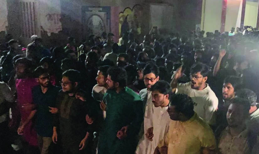 রাকসু নির্বাচন পেছানোর প্রতিবাদে ছাত্রশিবিরের বিক্ষোভ